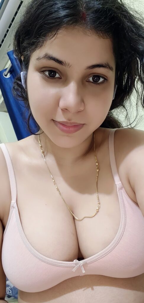 Beautiful Sexy Bhabhi Teasing
