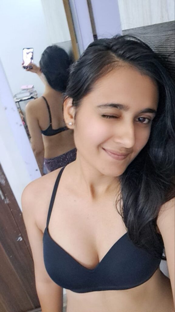 Cute Bangalore Teen Neha Nude Selfies
