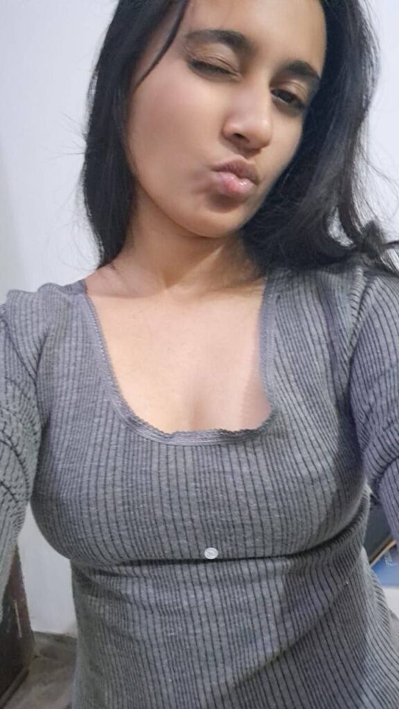 Cute Desi Teen Nude With Sweet Pussy