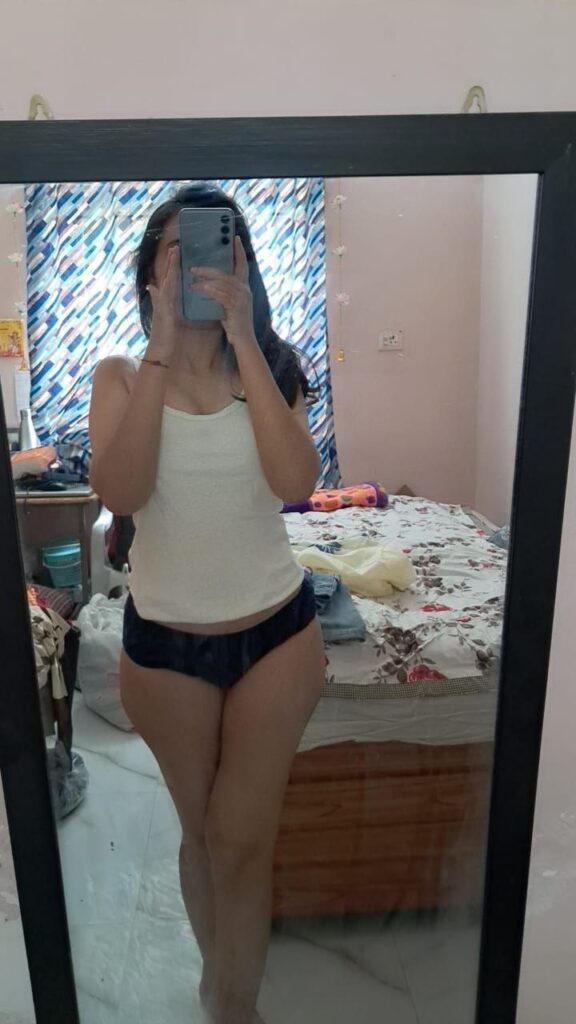 Cute Desi Teen Nude With Sweet Pussy