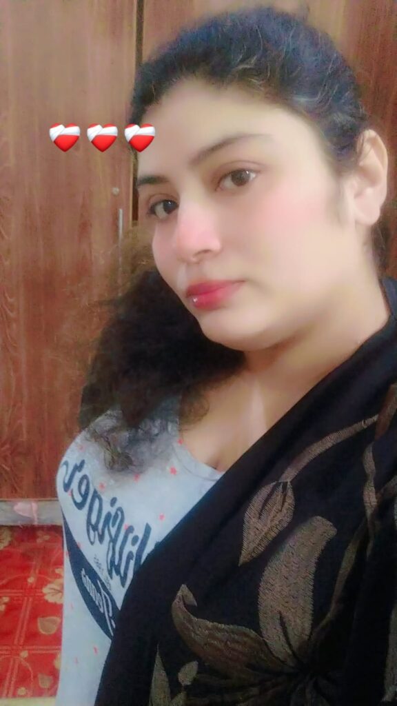 Beautiful Pakistani Big Boobies Chubby Gf Captured