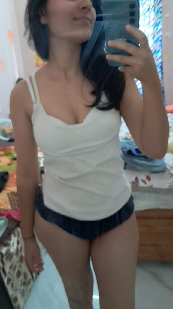 Cute Bangalore Teen Neha Nude Selfies