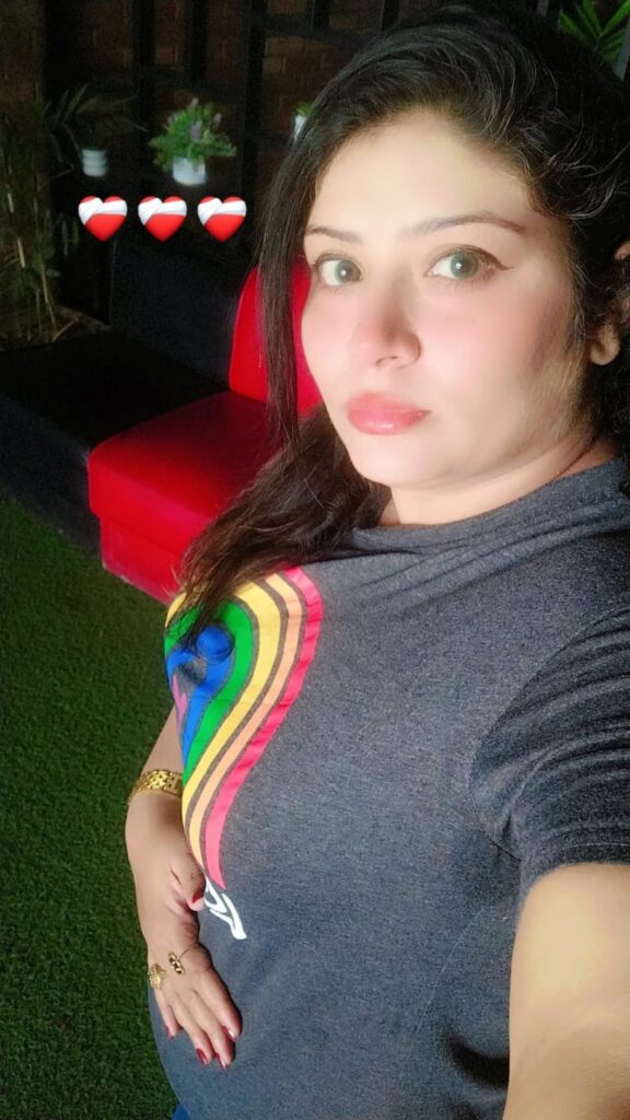 Beautiful Pakistani Big Boobies Chubby Gf Captured