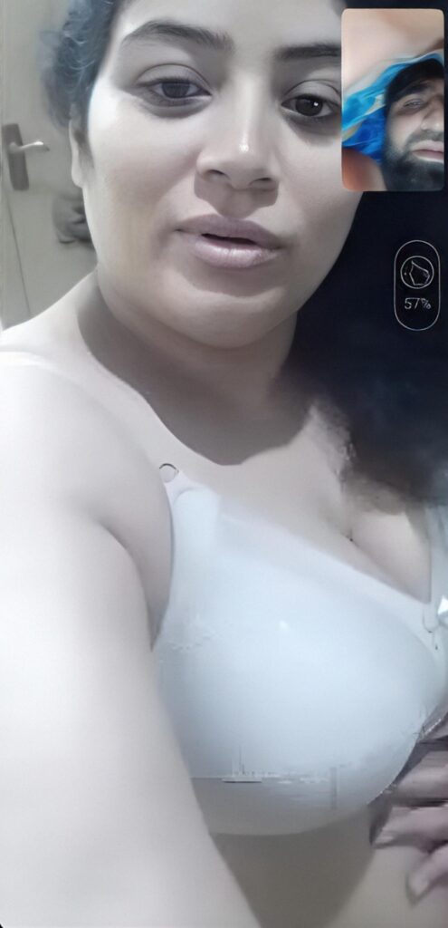 Beautiful Pakistani Big Boobies Chubby Gf Captured