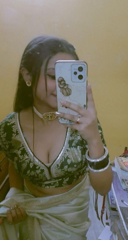 Desi Babe with Amazing Big Boobies Shower Selfies