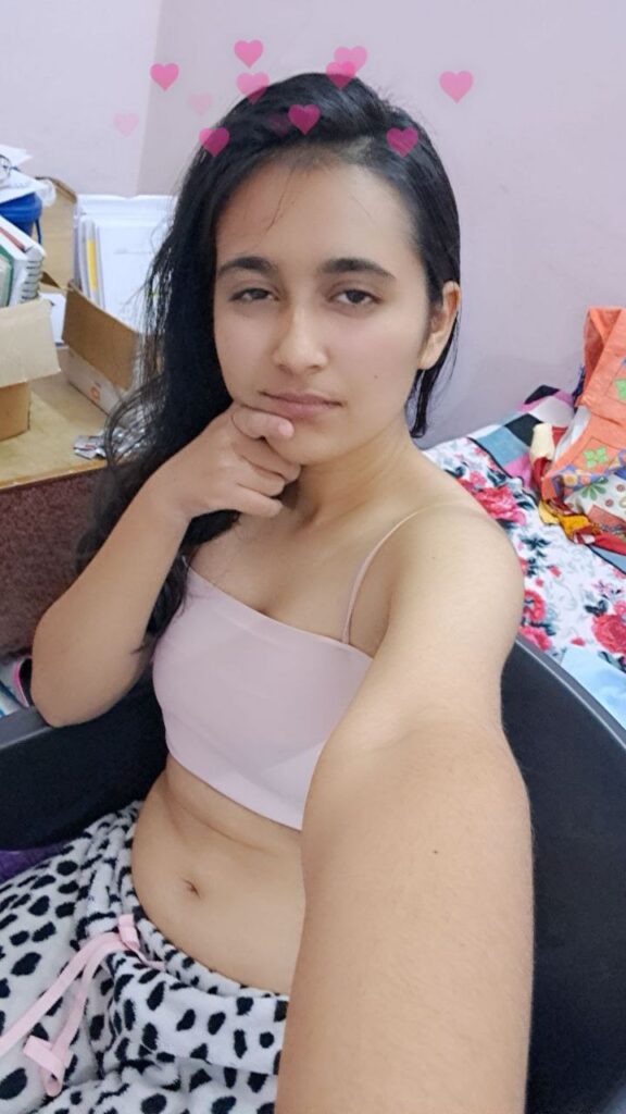 Cute Desi Teen Nude With Sweet Pussy