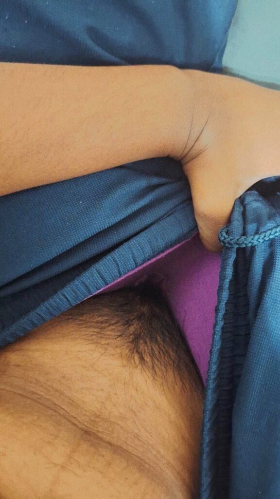 Lankan Urban Girlfriend Showing Her Hairy Bush