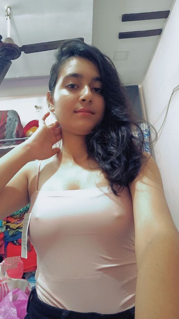 Cute Desi Teen Nude With Sweet Pussy