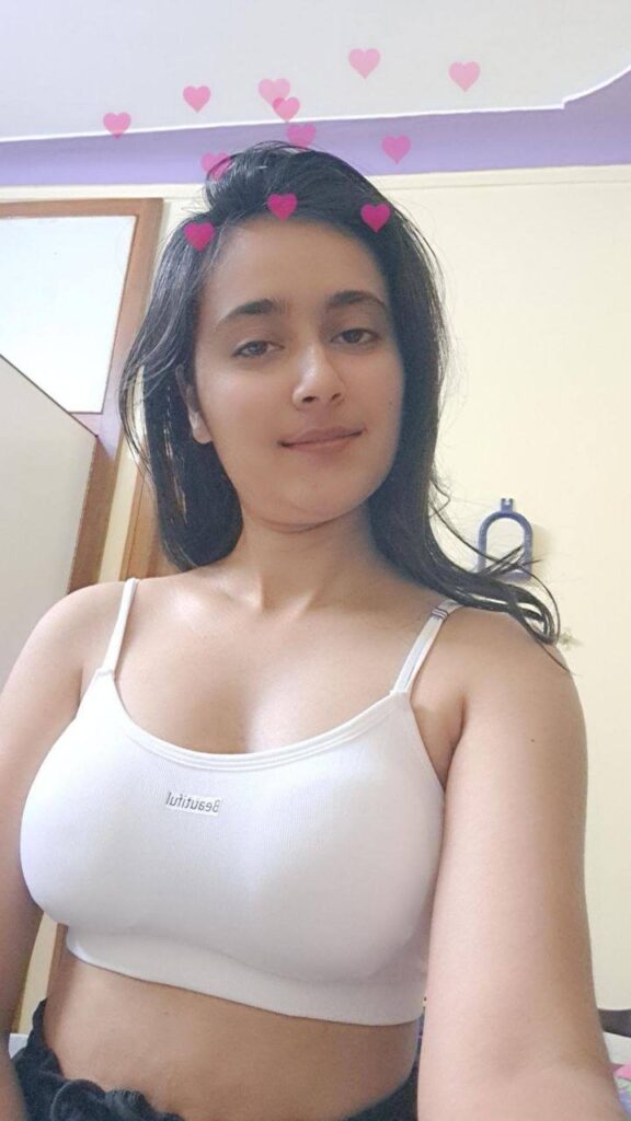 Cute Desi Teen Nude With Sweet Pussy