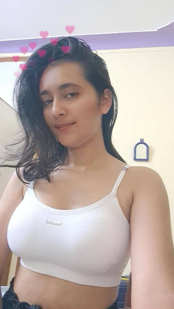 Cute Desi Teen Nude With Sweet Pussy