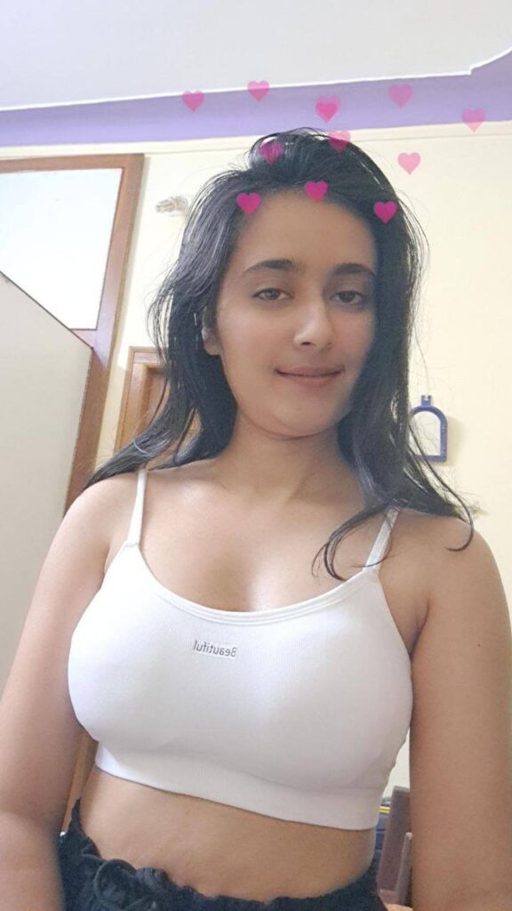 Cute Desi Teen Nude With Sweet Pussy
