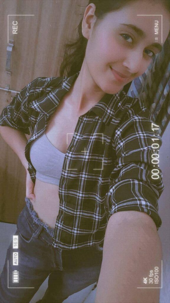 Cute Desi Teen Nude With Sweet Pussy