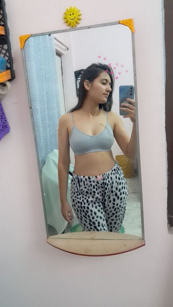 Cute Desi Teen Nude With Sweet Pussy