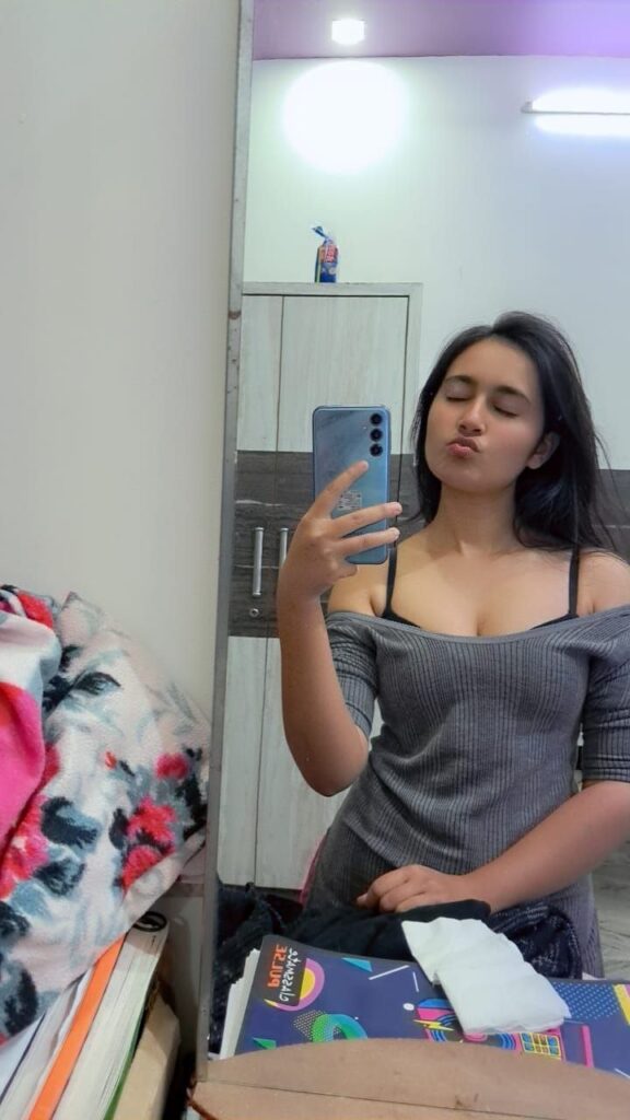 Cute Desi Teen Nude With Sweet Pussy