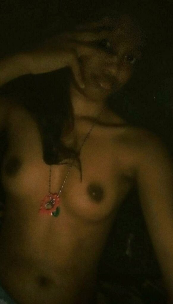 Lankan Urban Girlfriend Showing Her Hairy Bush