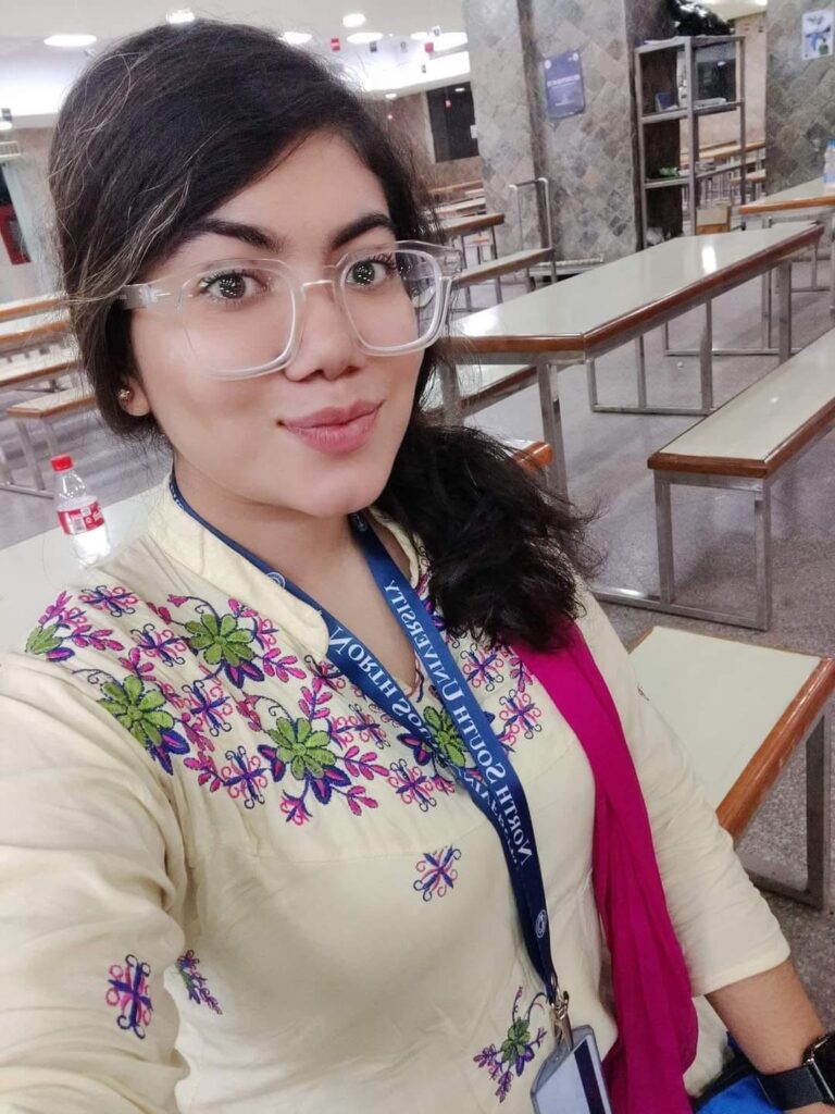 Busty Marathi Girl Nude Selfies